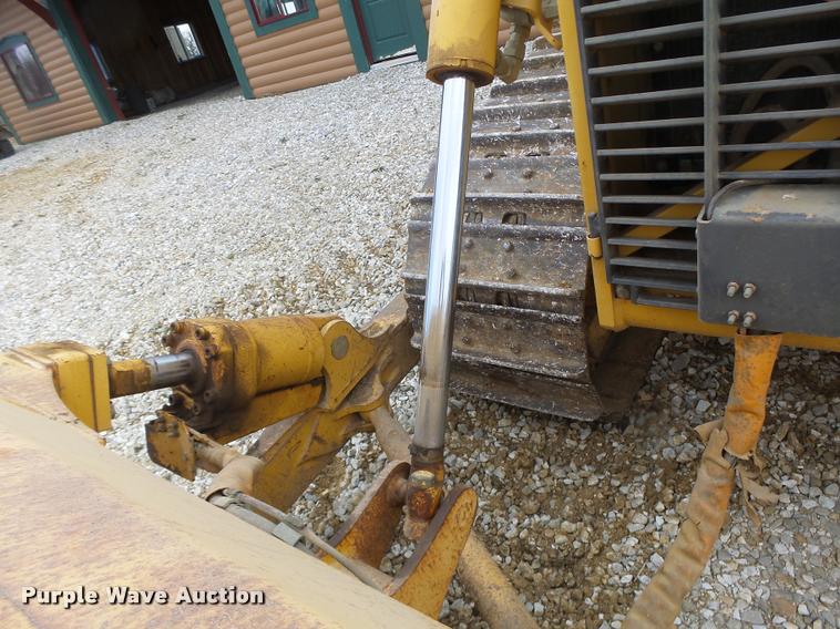 image for item DA3409 2004 John Deere 850C Series II dozer