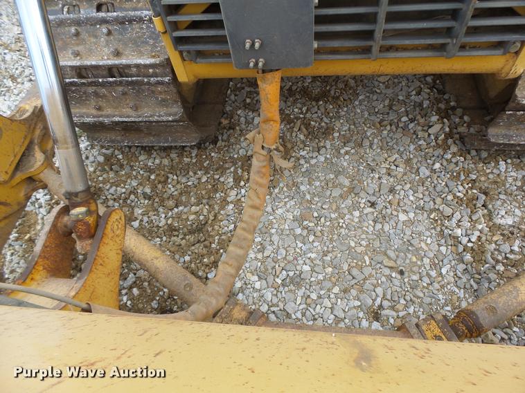 image for item DA3409 2004 John Deere 850C Series II dozer