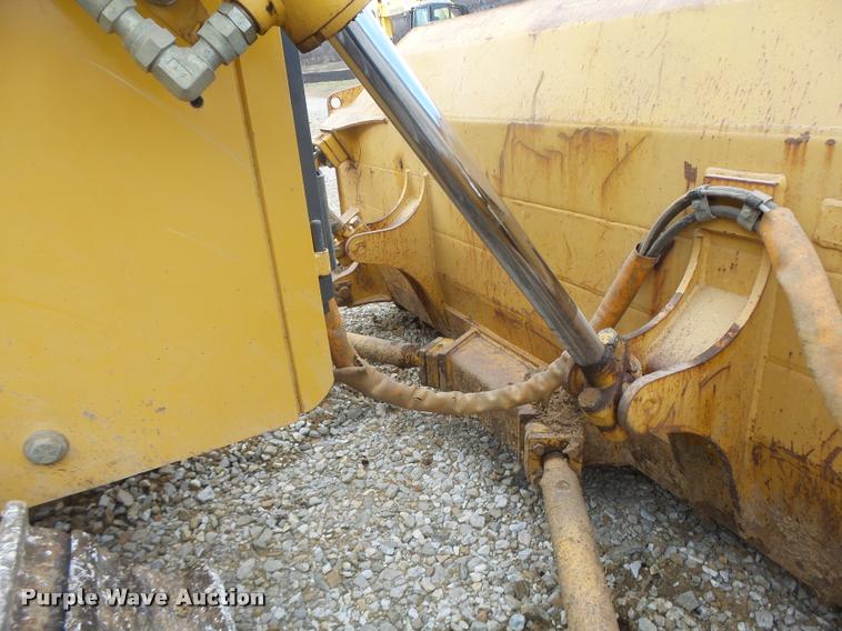 image for item DA3409 2004 John Deere 850C Series II dozer