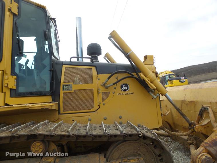 image for item DA3409 2004 John Deere 850C Series II dozer