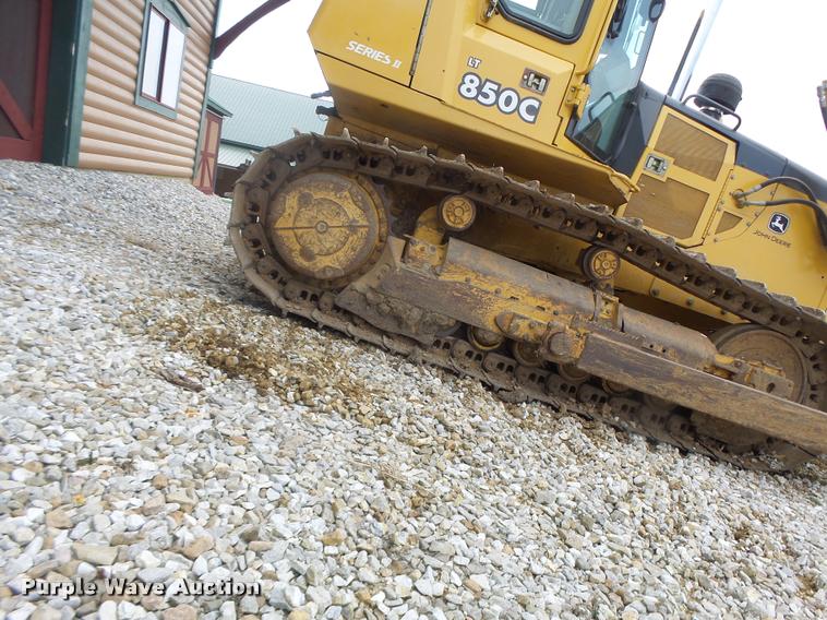 image for item DA3409 2004 John Deere 850C Series II dozer
