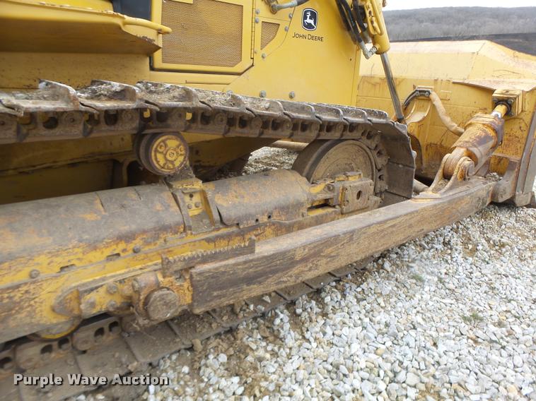 image for item DA3409 2004 John Deere 850C Series II dozer