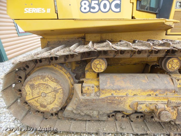 image for item DA3409 2004 John Deere 850C Series II dozer