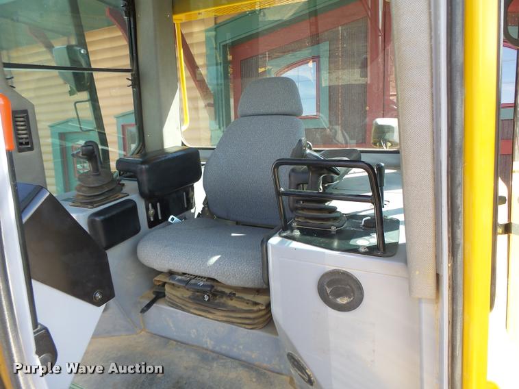 image for item DA3409 2004 John Deere 850C Series II dozer