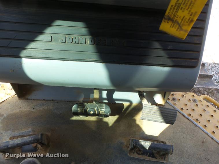 image for item DA3409 2004 John Deere 850C Series II dozer