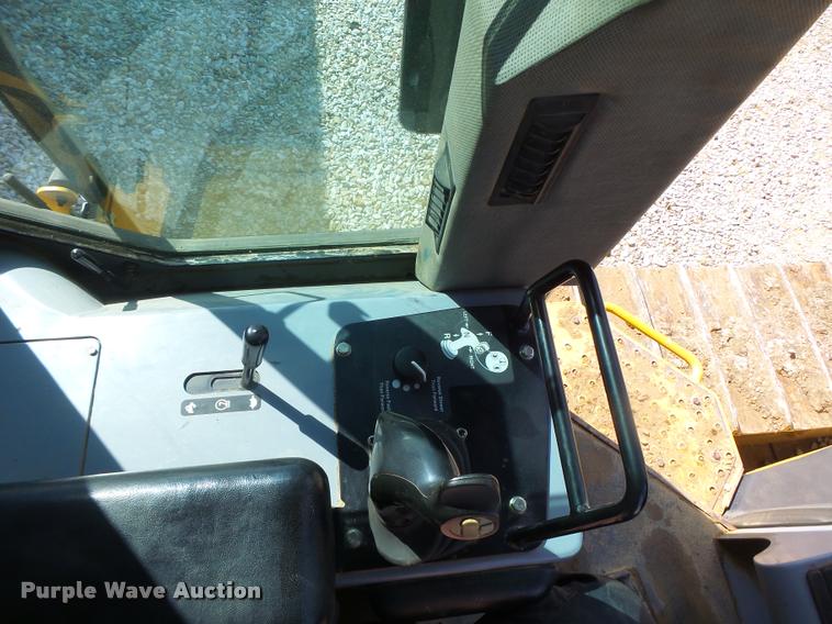 image for item DA3409 2004 John Deere 850C Series II dozer