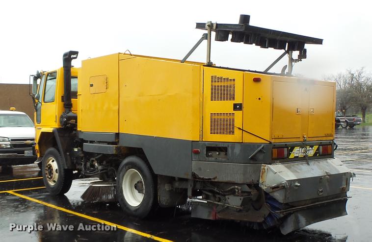 image for item DA3437 2001 Sterling SC8000 street sweeper
