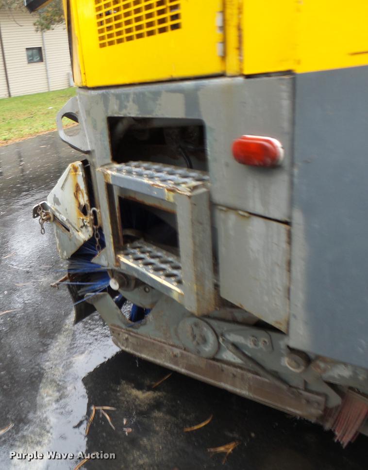 image for item DA3437 2001 Sterling SC8000 street sweeper