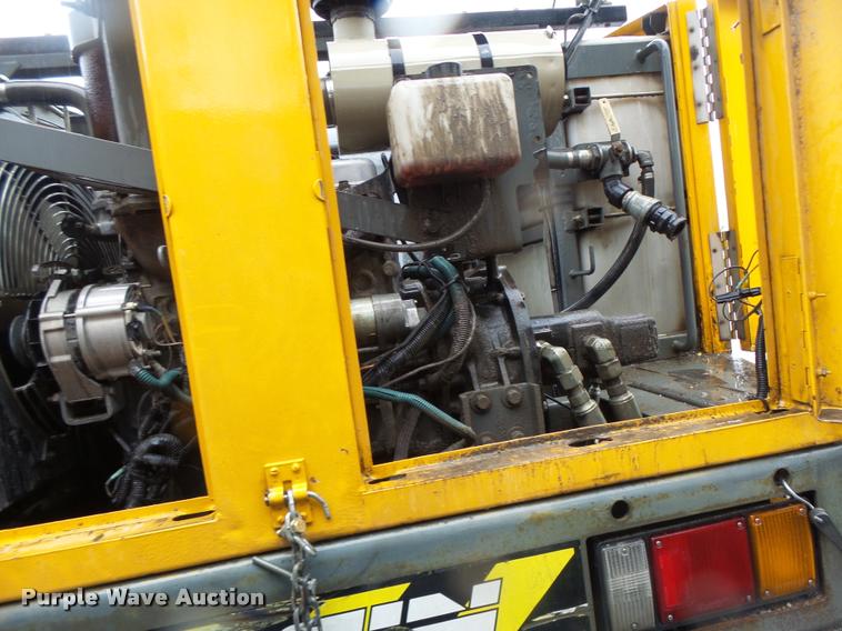 image for item DA3437 2001 Sterling SC8000 street sweeper