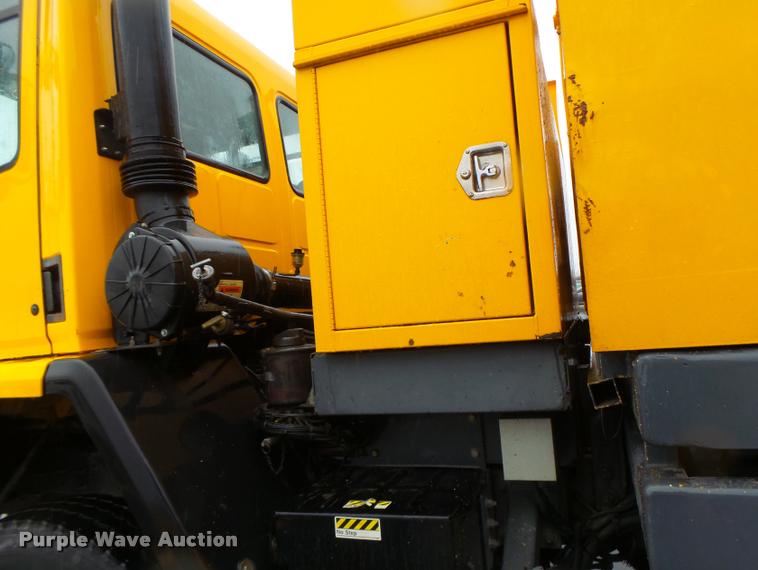 image for item DA3437 2001 Sterling SC8000 street sweeper