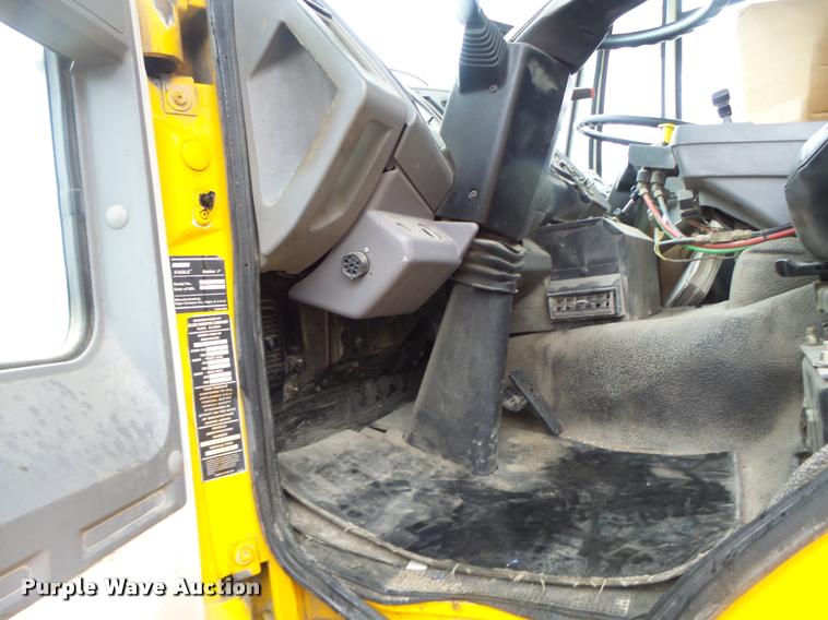 image for item DA3437 2001 Sterling SC8000 street sweeper