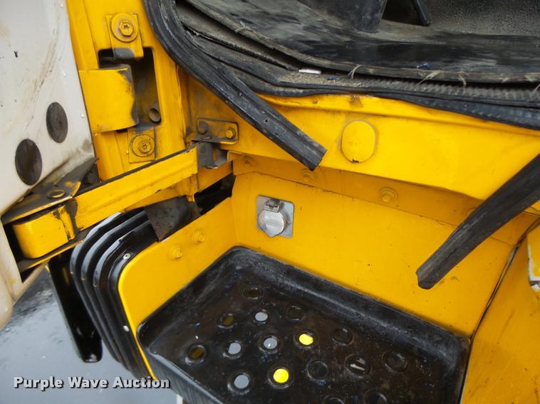 image for item DA3437 2001 Sterling SC8000 street sweeper