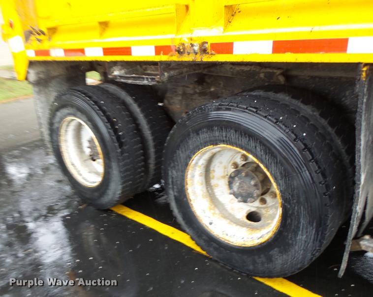 image for item DA3438 2002 International F2554 dump truck