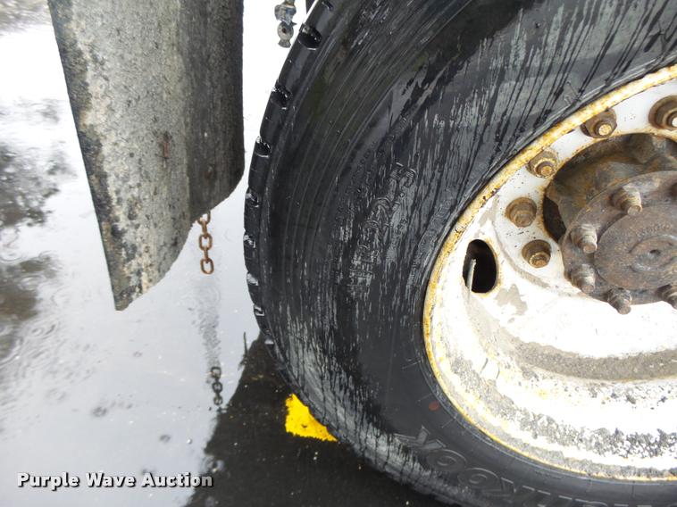 image for item DA3438 2002 International F2554 dump truck