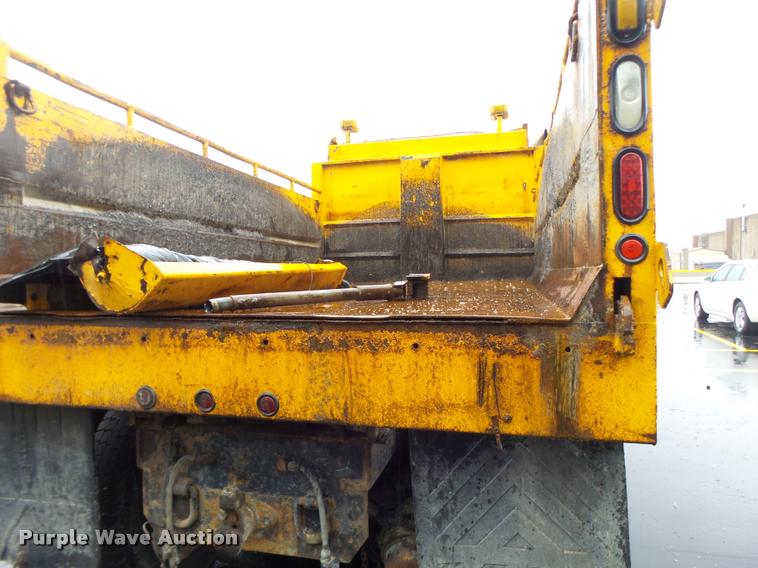 image for item DA3438 2002 International F2554 dump truck