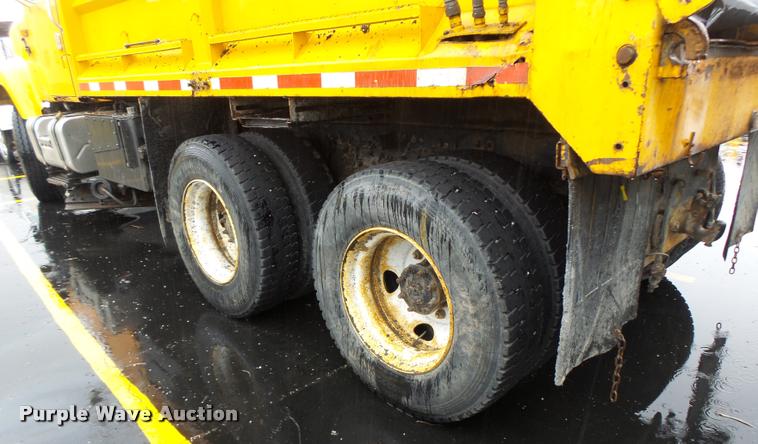 image for item DA3438 2002 International F2554 dump truck