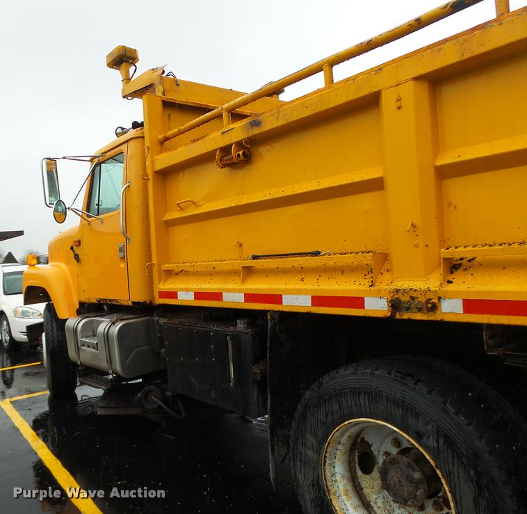 image for item DA3438 2002 International F2554 dump truck