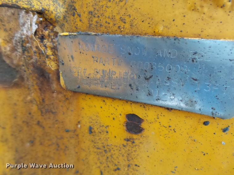 image for item DA3438 2002 International F2554 dump truck