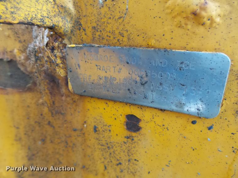 image for item DA3438 2002 International F2554 dump truck