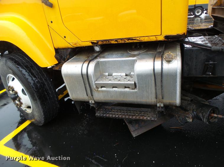 image for item DA3438 2002 International F2554 dump truck