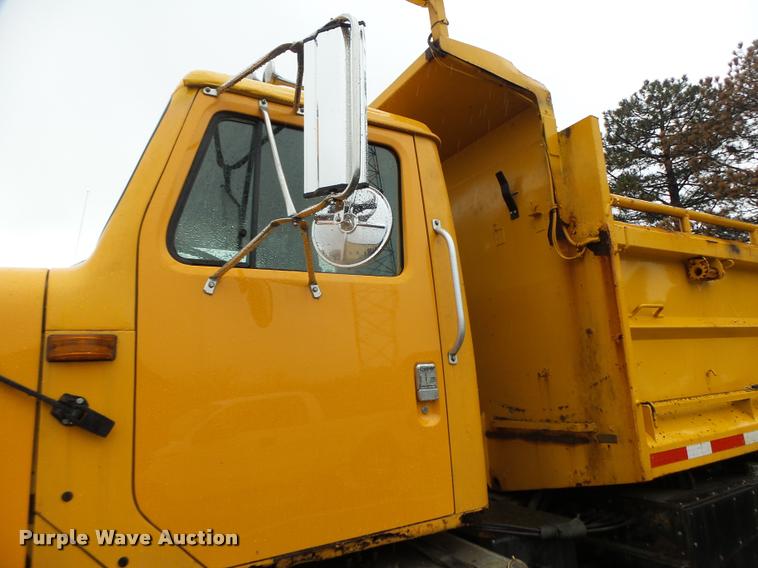 image for item DA3438 2002 International F2554 dump truck
