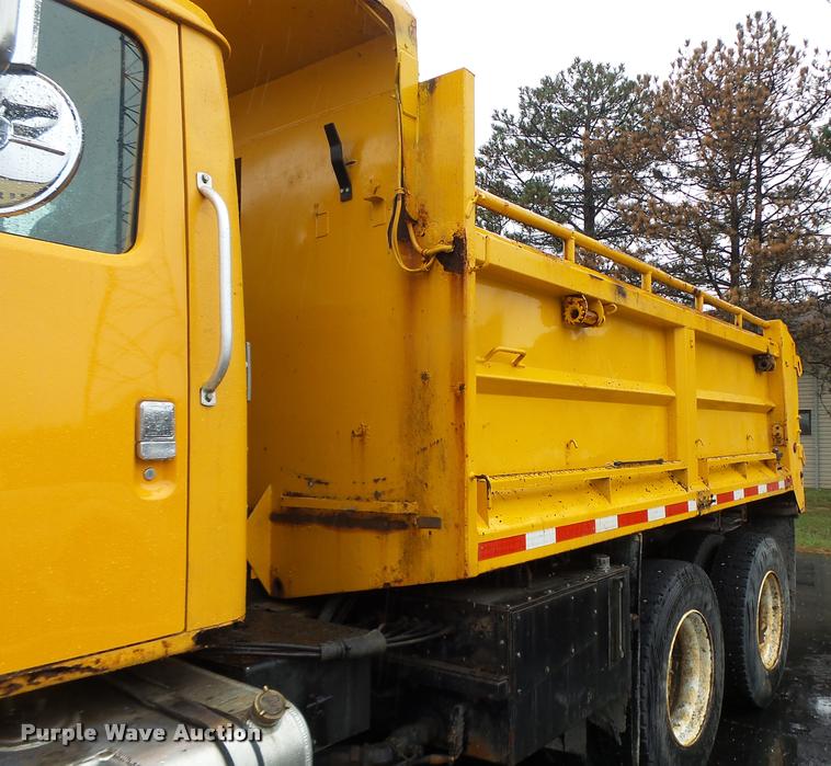 image for item DA3438 2002 International F2554 dump truck