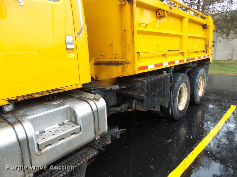 image for item DA3438 2002 International F2554 dump truck