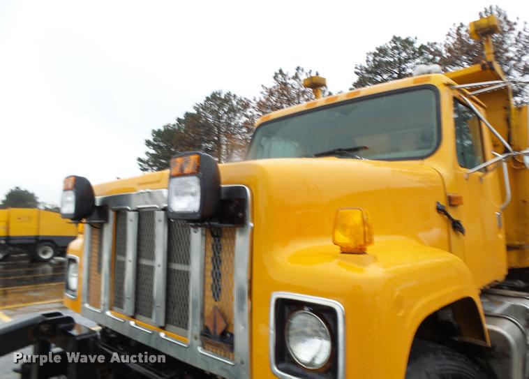 image for item DA3438 2002 International F2554 dump truck