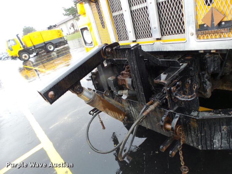 image for item DA3438 2002 International F2554 dump truck