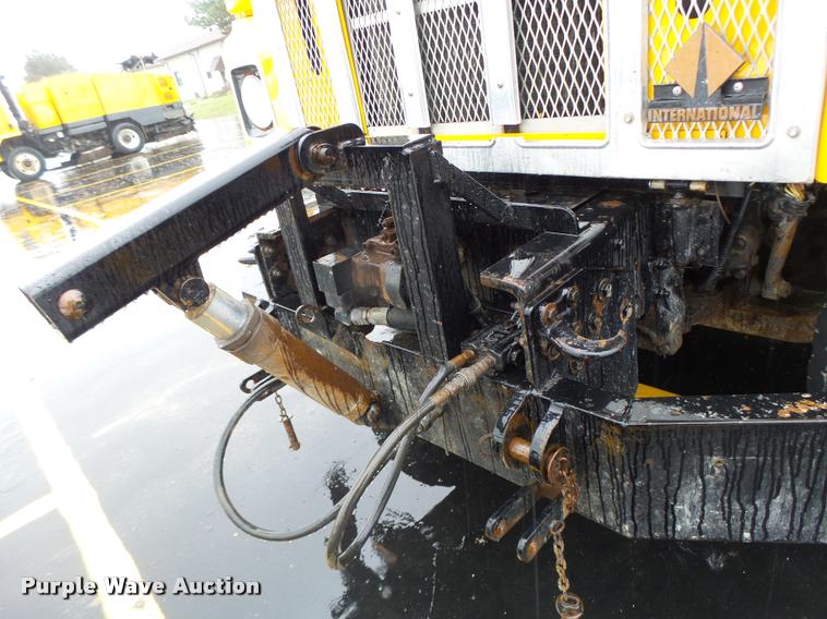 image for item DA3438 2002 International F2554 dump truck