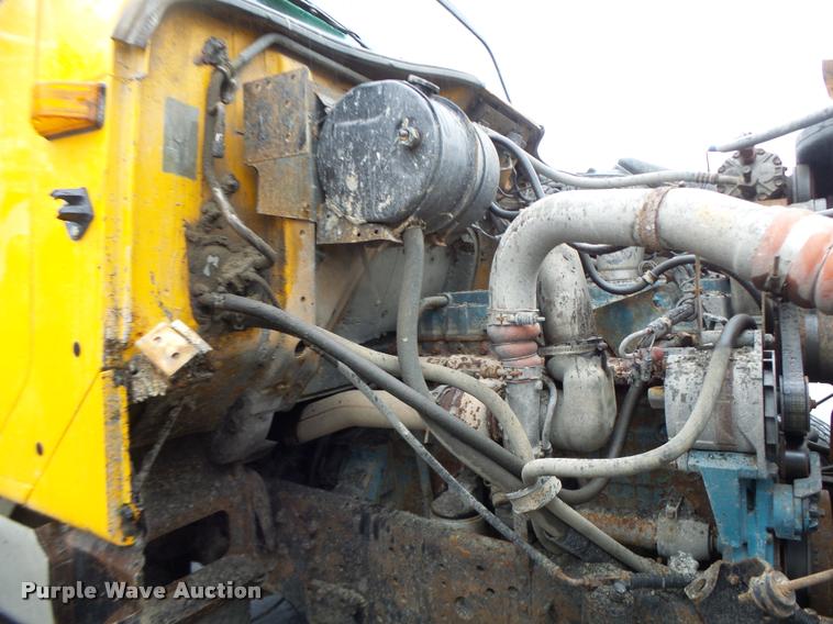 image for item DA3438 2002 International F2554 dump truck