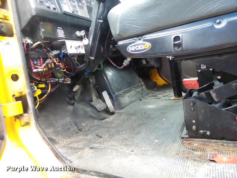 image for item DA3438 2002 International F2554 dump truck