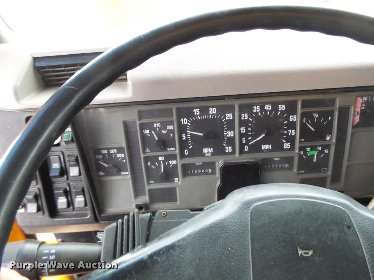 image for item DA3438 2002 International F2554 dump truck