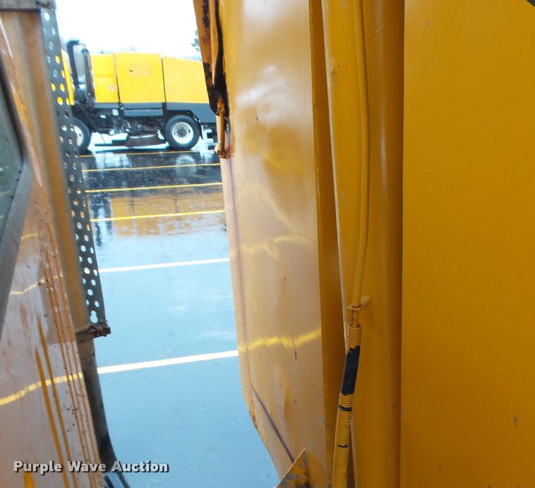 image for item DA3438 2002 International F2554 dump truck