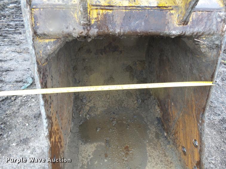 image for item DA3535 2006 Kobelco SK135SRLC-1E excavator