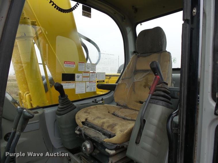 image for item DA3535 2006 Kobelco SK135SRLC-1E excavator