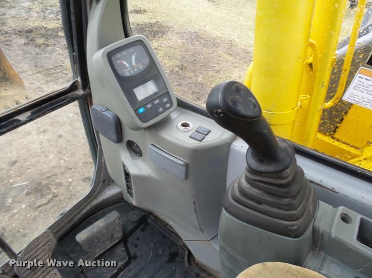 image for item DA3535 2006 Kobelco SK135SRLC-1E excavator