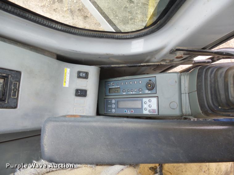 image for item DA3535 2006 Kobelco SK135SRLC-1E excavator