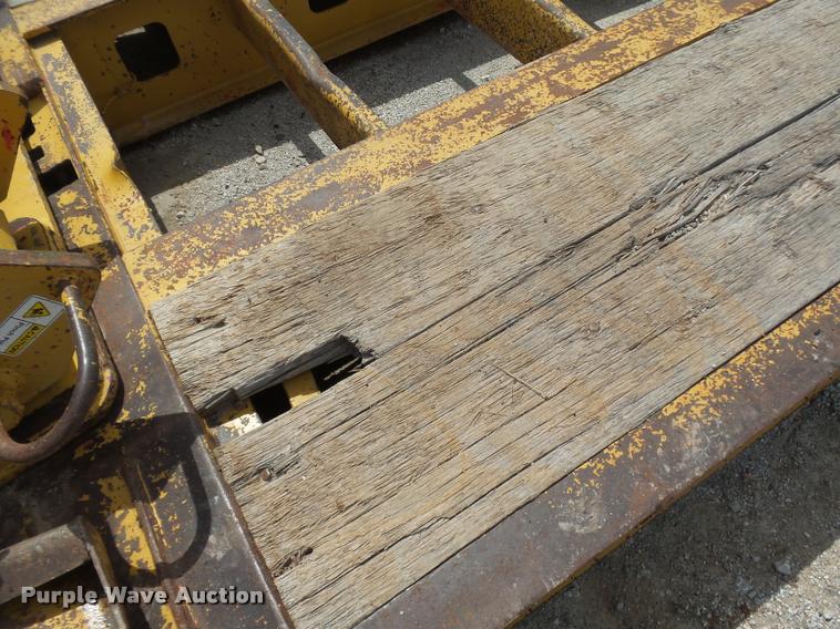 image for item DA5251 1998 Kalyn Siebert KSHRG-3-53T lowboy equipment trailer