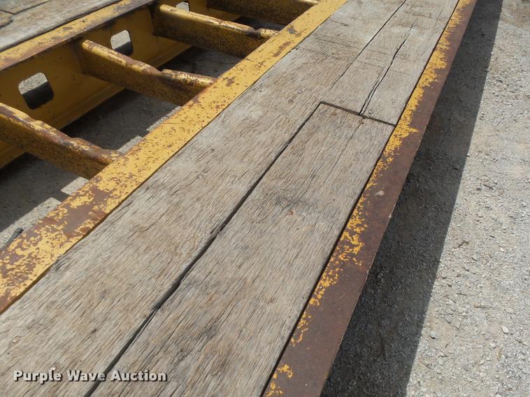 image for item DA5251 1998 Kalyn Siebert KSHRG-3-53T lowboy equipment trailer