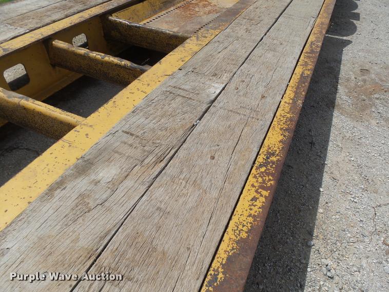image for item DA5251 1998 Kalyn Siebert KSHRG-3-53T lowboy equipment trailer