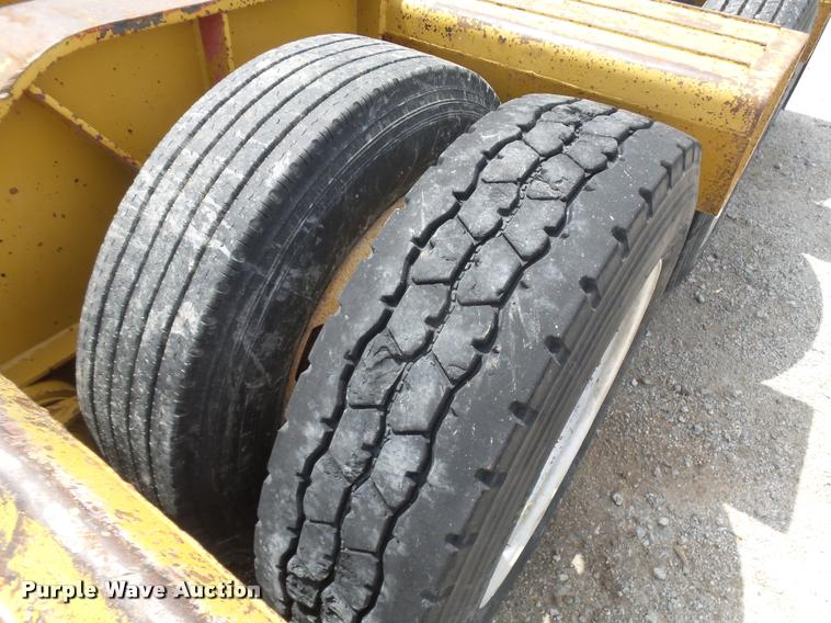 image for item DA5251 1998 Kalyn Siebert KSHRG-3-53T lowboy equipment trailer
