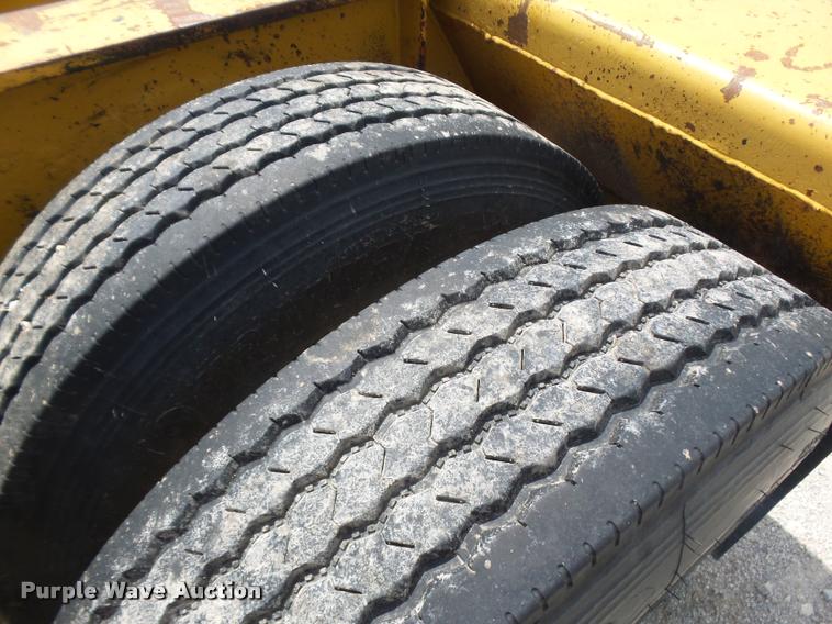 image for item DA5251 1998 Kalyn Siebert KSHRG-3-53T lowboy equipment trailer