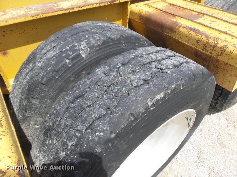 image for item DA5251 1998 Kalyn Siebert KSHRG-3-53T lowboy equipment trailer