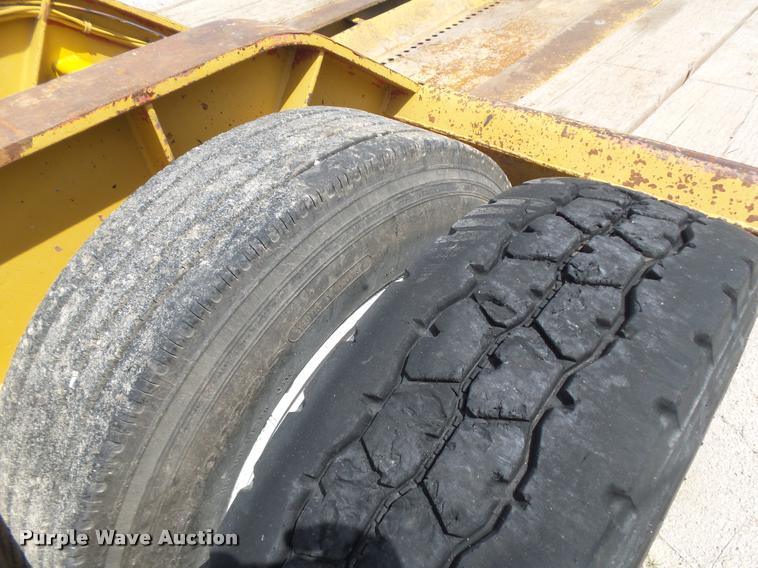 image for item DA5251 1998 Kalyn Siebert KSHRG-3-53T lowboy equipment trailer