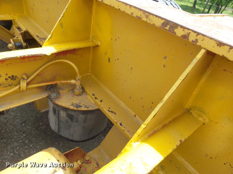 image for item DA5251 1998 Kalyn Siebert KSHRG-3-53T lowboy equipment trailer