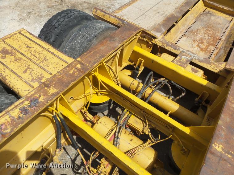 image for item DA5251 1998 Kalyn Siebert KSHRG-3-53T lowboy equipment trailer