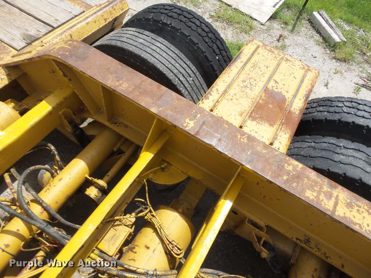 image for item DA5251 1998 Kalyn Siebert KSHRG-3-53T lowboy equipment trailer
