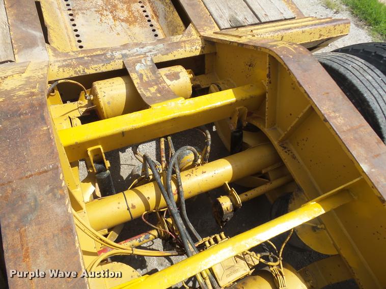 image for item DA5251 1998 Kalyn Siebert KSHRG-3-53T lowboy equipment trailer