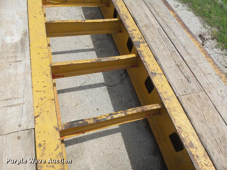image for item DA5251 1998 Kalyn Siebert KSHRG-3-53T lowboy equipment trailer